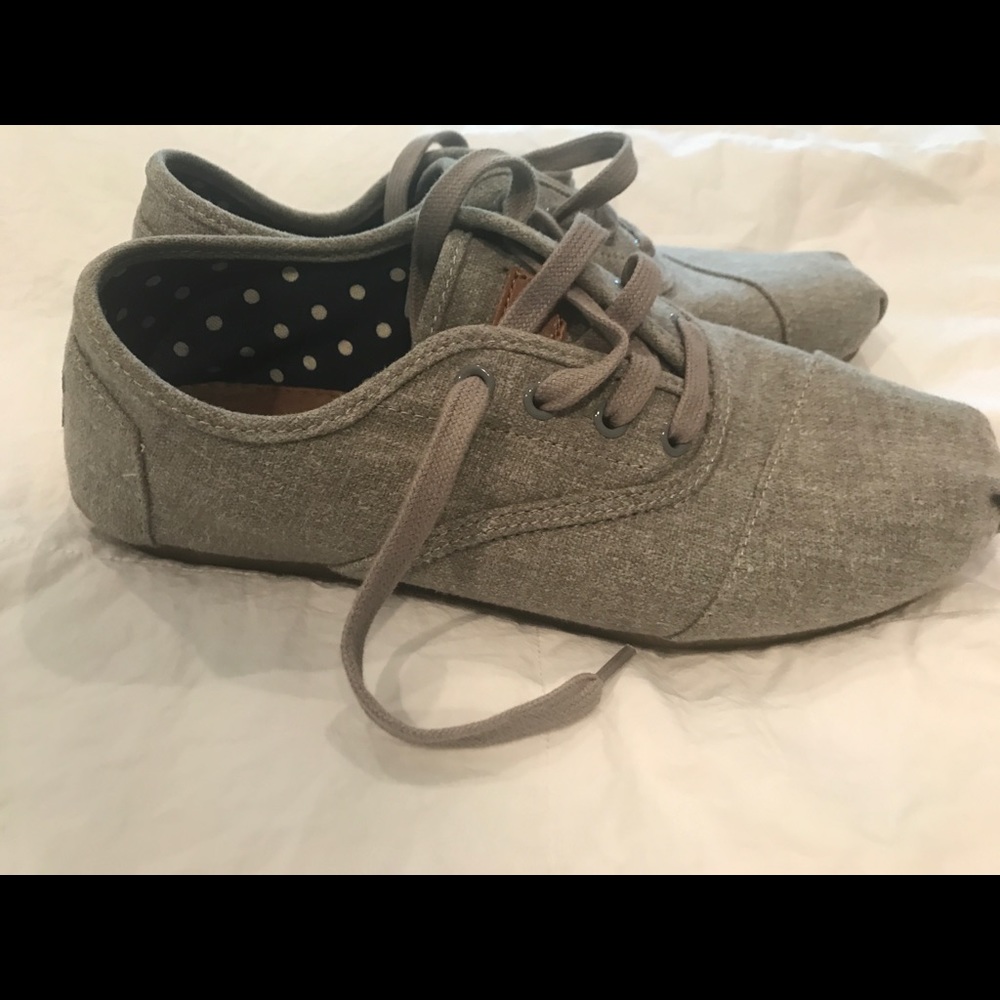 Grey Toms